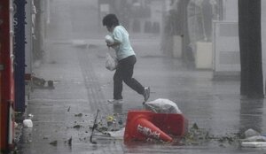 Siêu bão Trami đổ bộ vào Nhật Bản: Ít nhất 2 người chết, hàng triệu người phải sơ tán
