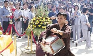 Nam thanh niên trộm hòm công đức chùa ở Hà Nội