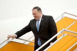 Video: Ngoại trưởng Mỹ tới Nội Bài, an ninh sân bay tăng cường tối đa