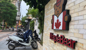 Khẳng định Maple Bear Westlake Point hoạt động 'chui', lãnh đạo quận Tây Hồ vẫn ký tuyển sinh