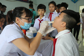 Khám sức khỏe sau vụ cháy Rạng Đông: Học sinh bị chảy máu cam được đề nghị chuyển viện