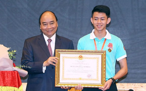 Chàng trai Nghệ An nhận huân chương lao động hạng nhì