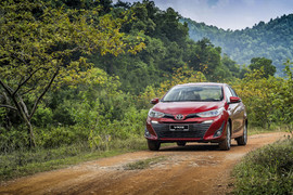 Ô tô dồn dập giảm giá, có xe giảm tới 150 triệu đồng