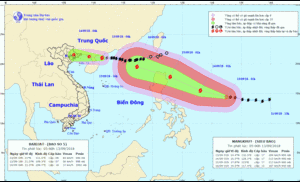 Bão số 5 suy yếu khi đổ bộ đất liền, siêu bão MANGKHUT mạnh cấp 17 hoành hành trên Biển Đông