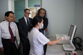 Xét nghiệm miễn phí đột biến gen điều trị ung thư phổi