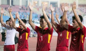 Video: U22 Việt Nam vỗ tay kiểu Viking cảm ơn người hâm mộ