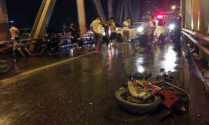 Chạy xe ngược chiều, 3 người chết thảm trên cầu Chương Dương: Tài xế ô tô khai gì?