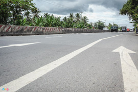 Ảnh: Chi chít ổ gà trên đoạn quốc lộ đầu tư 300 tỷ đồng của BOT Cai Lậy