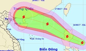 Bão Pakhar tăng cấp liên tục tiến vào Biển Đông