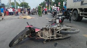 Hai xe máy tông nhau, 4 người thương vong