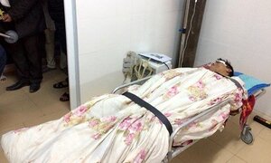 Sạt lở đất đá, ô tô biển xanh và máy xúc lao xuống vực ở Lai Châu