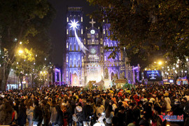 Giáng sinh 2017: 'Con ước được rời giường bệnh để về nhà và đến trường với các bạn'