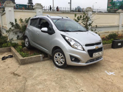 Thầy giáo lùi xe bất cẩn, 2 học sinh thương vong ở Sơn La