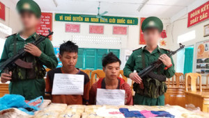 Hai người Lào mang 100.000 viên ma túy thâm nhập biên giới Việt Nam