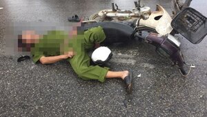 Hai xe máy đối đầu, người đàn ông mặc sắc phục công an tử vong tại chỗ