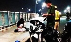 'Ma men' lái xe máy tông liên hoàn trên cầu Thủ Thiêm