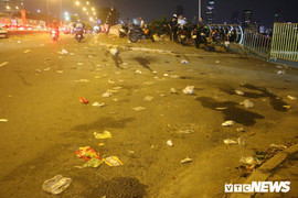 Người dân 'tay xách nách mang' trở lại Sài Gòn sau 3 ngày nghỉ Tết Dương lịch 2018