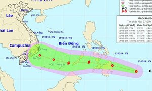 Bão Sanba diễn biến phức tạp sắp vào Biển Đông, TP.HCM yêu cầu các sở không được chủ quan