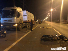 Tông xe máy vào xe đầu kéo đỗ ven đường, nam thanh niên chết tại chỗ