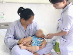 Bác sĩ khoan sọ não, cứu bé trai tụ máu khắp đầu vỡ xương sọ