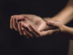 Chuyện lạ nhìn bàn tay có thể biết bị suy tuyến giáp hay không