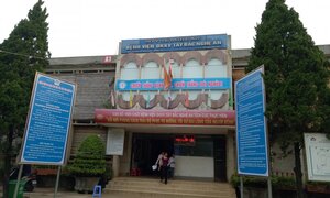 Dân hít 'no' khí thải từ lò đốt rác bệnh viện Tây Bắc Nghệ An
