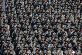 Ảnh: Những trang bị hiện đại của binh sỹ Triều Tiên mới xuất hiện trong diễu binh