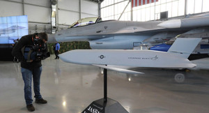 Ngoài Tomahawk, Mỹ còn dùng tên lửa mạnh mẽ này không kích Syria