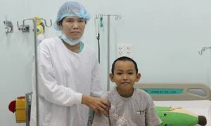 Chấp nhận hiến gan, người mẹ giằng con khỏi bàn tay 'tử thần'