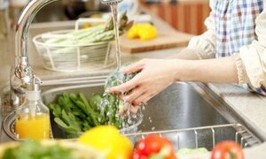 Rửa rau đúng cách kẻo 'rước bệnh vào nhà'