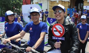 Nhiều người nổi tiếng tham gia đạp xe kêu gọi cộng đồng không hút thuốc lá