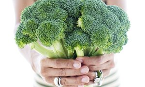 Vì sao bạn tuyệt đối không nên luộc súp lơ xanh với nước sôi?