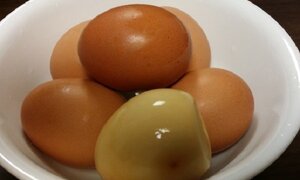 Tranh nhau mua trứng gà Hàn Quốc tẩm bổ dù đắt gấp 10 lần trứng thường
