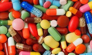 Người Việt chi hàng tỷ USD nhập khẩu thuốc mỗi năm