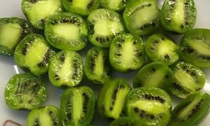 Kiwi ngoại tí hon 'lên ngôi', giá hơn 1 triệu đồng/kg vẫn 'cháy hàng'