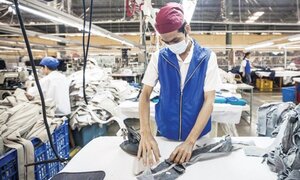 Nâng phí để đối phó nguy cơ vỡ Quỹ Bảo hiểm xã hội
