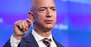 Amazon thắng lớn, tài sản CEO Jeff Bezos vượt 100 tỷ USD nhờ Black Friday
