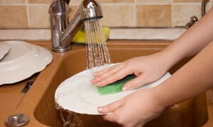 Nghiên cứu mới: Rửa bát giúp bạn sống lâu hơn