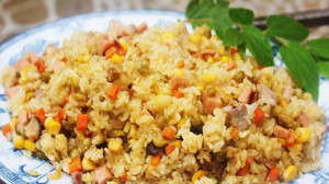 Ngộ độc cơm rang, người phụ nữ đòi quán ăn bồi thường 23 tỷ đồng