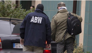 Bốn nhân viên ngân hàng Ba Lan bị bắt giữ do giúp băng nhóm người Việt rửa tiền