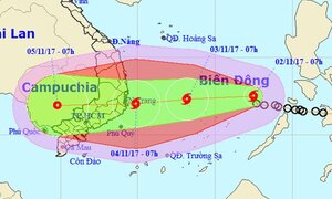 Tin mới nhất bão số 12: Bão mạnh lên và lệch dần về hướng Tây Tây Nam