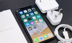 Sau 10 ngày mở bán, giá iPhone X tại Việt Nam giảm một nửa, khách mua ào ào