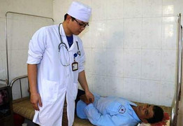 Ăn tiết canh liên hoan, người chết tức tưởi, người nguy kịch