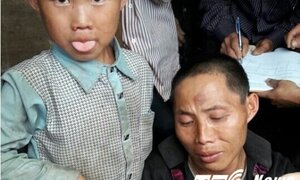 Điện Biên: Người đàn ông tật nguyền khóc ngất mang thi thể vợ con chôn trong rừng do ngộ độc lá ngón