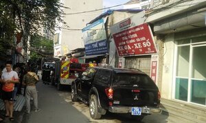 Ngôi nhà bốc cháy ngùn ngụt sau tiếng nổ lớn