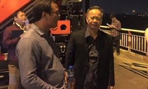 Ô tô tông lao xuống sông Hồng mất tích: Tìm thấy một số bộ phận nghi của chiếc ô tô
