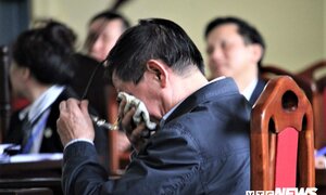 Cựu Trung tướng Phan Văn Vĩnh nhập viện trước giờ tuyên án