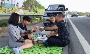 Tước bằng lái, phạt 5-6 triệu đồng với tài xế mở tiệc trên cao tốc Nội Bài - Lào Cai