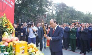 Thủ tướng dâng hương, trao Bằng xếp hạng di tích Quốc gia đặc biệt Gò Đống Đa