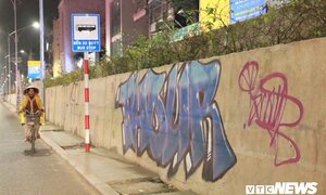 Truy tìm những kẻ bôi bẩn lên con đường hơn 300 tỷ đồng ở Hà Nội